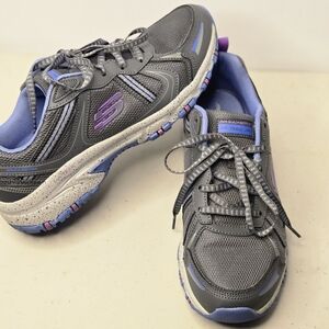 Skechers Women's Hillcrest Trail Size 9.5 Hiking Running Training Gray Sneakers
